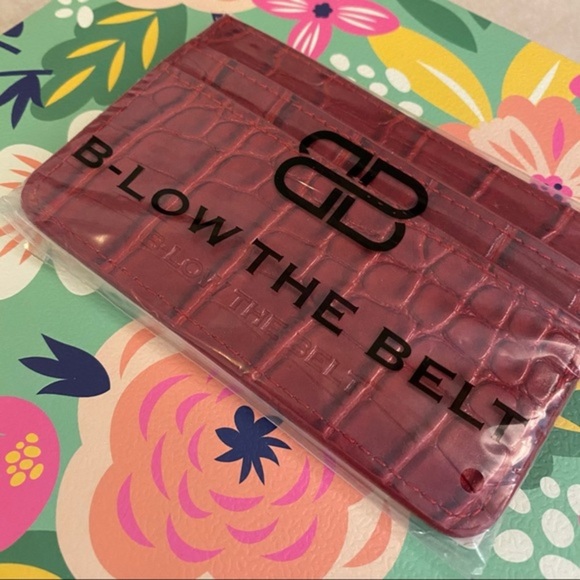 Wallet Card Case Red Crocodile Vegan Leather NWT - Picture 2 of 5